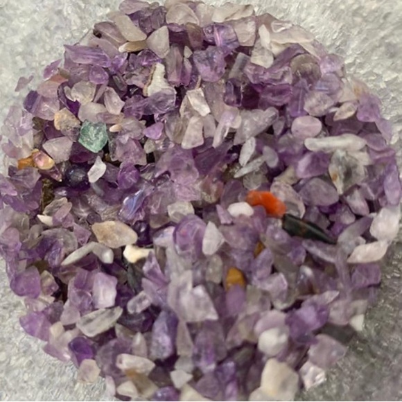 Amethyst Aura Fragrance Roller with Real Chips - Picture 3 of 7